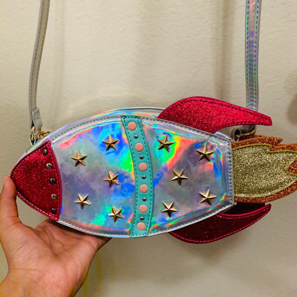 Space ship purse